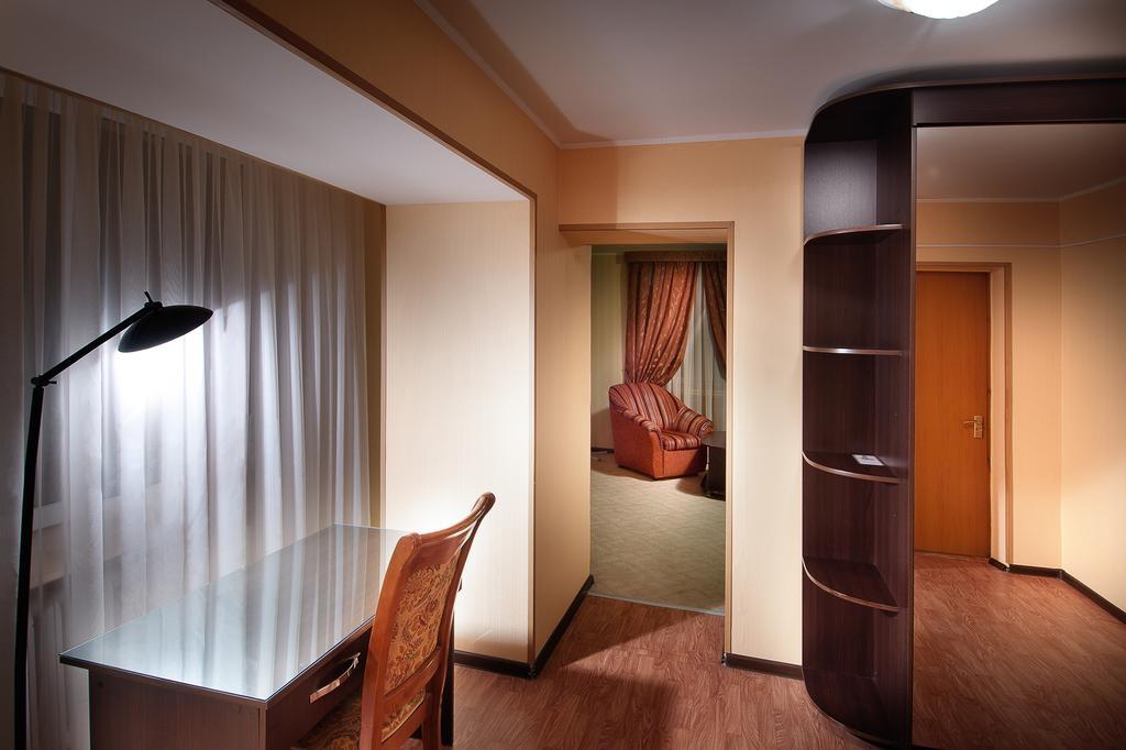 Hotel Edem Karagandy Habitación foto