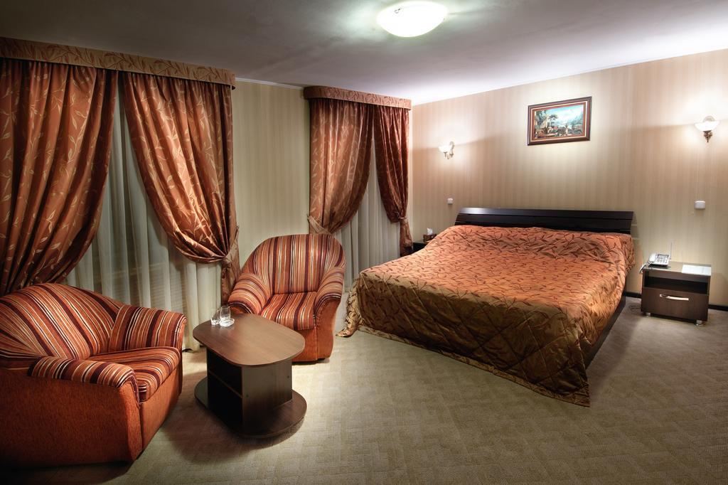 Hotel Edem Karagandy Habitación foto